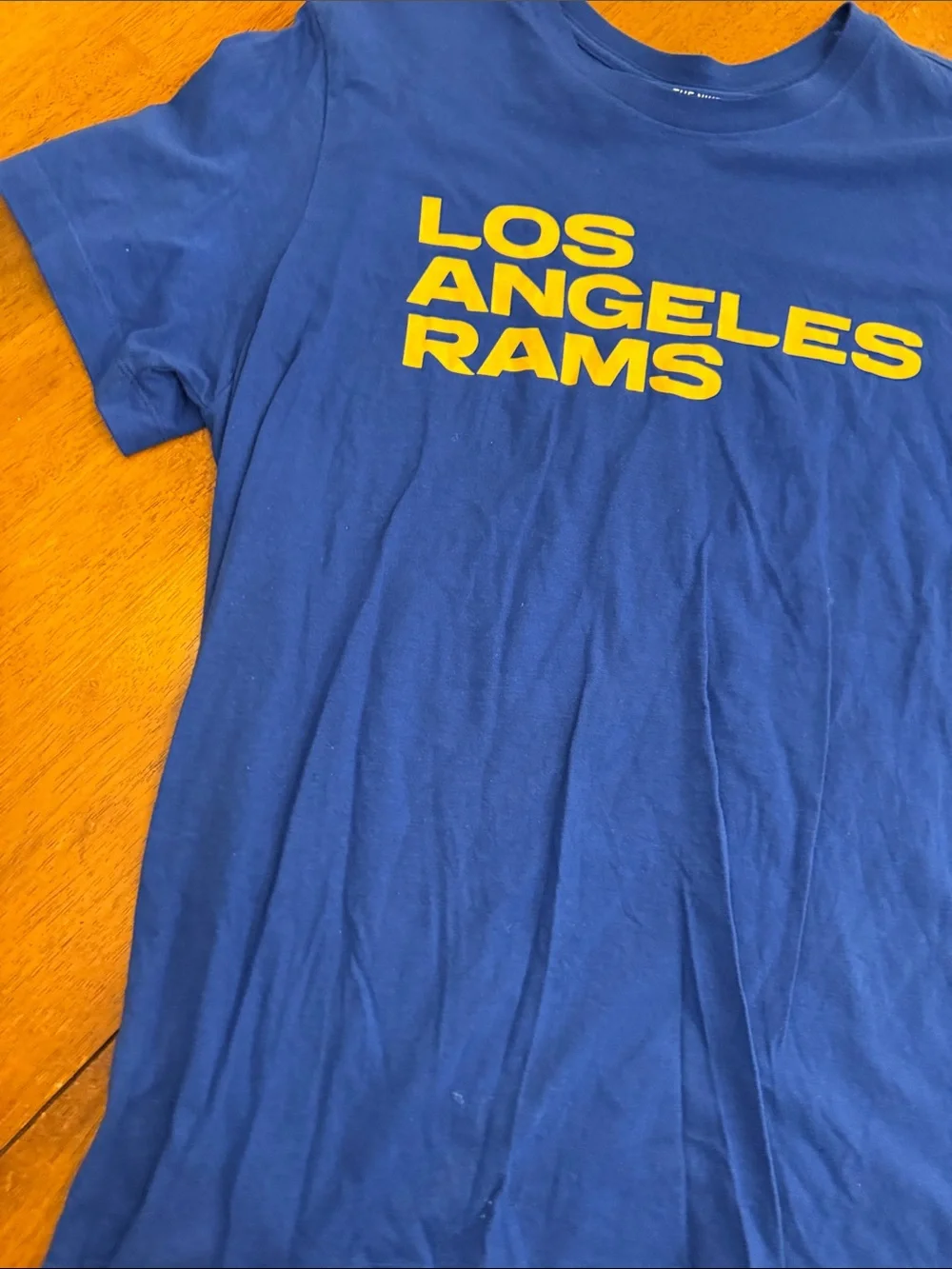 Nike Royal Blue Tee with Yellow Los Angeles Rams Text xl